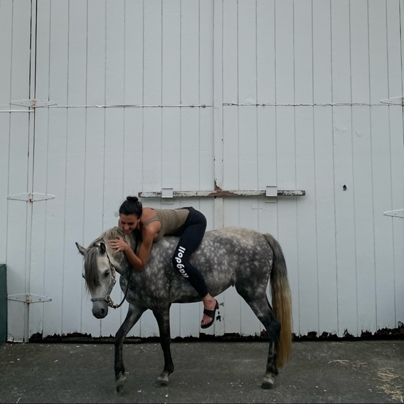 Meet your Posher, Brooke - Picture 1 of 1